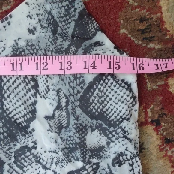 3/15 ๐ฆ Gorgeous Snakeskin Sundress - Picture 6 of 8